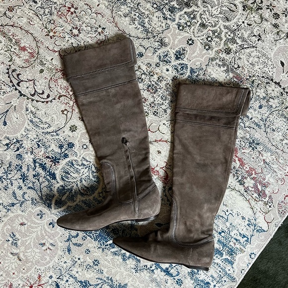 Maria Sharapova Cole Haan suede boots - Picture 2 of 8